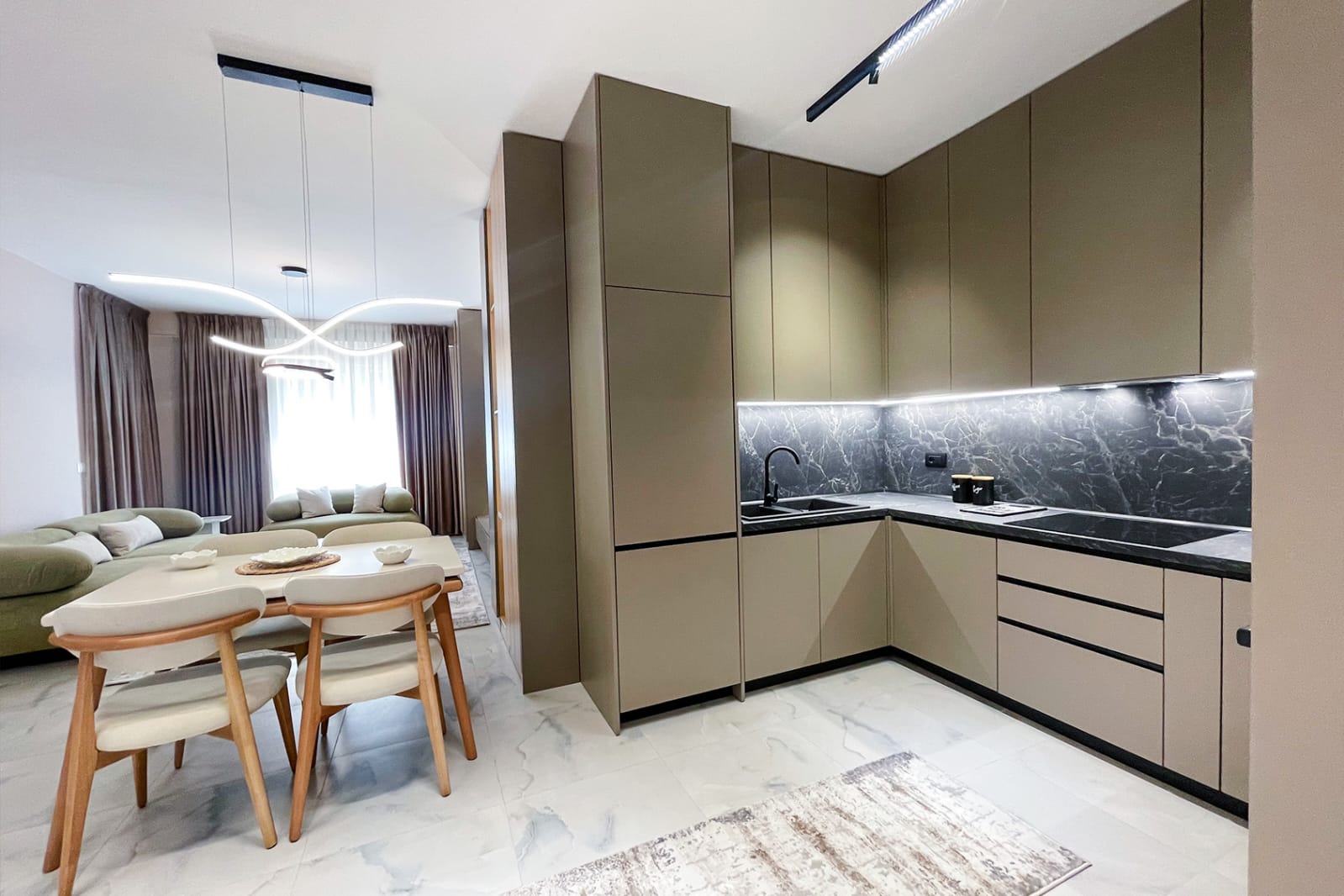 Kitchen with dining table